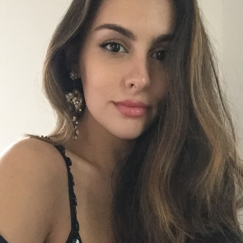 Meet your Posher, Isabella